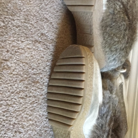 Coach fur Pom Pom boots 8.5 - Picture 5 of 6